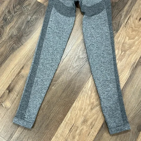 Gymshark Gray and purple leggings. Unknown size see measurements maybe XS - Picture 3 of 16